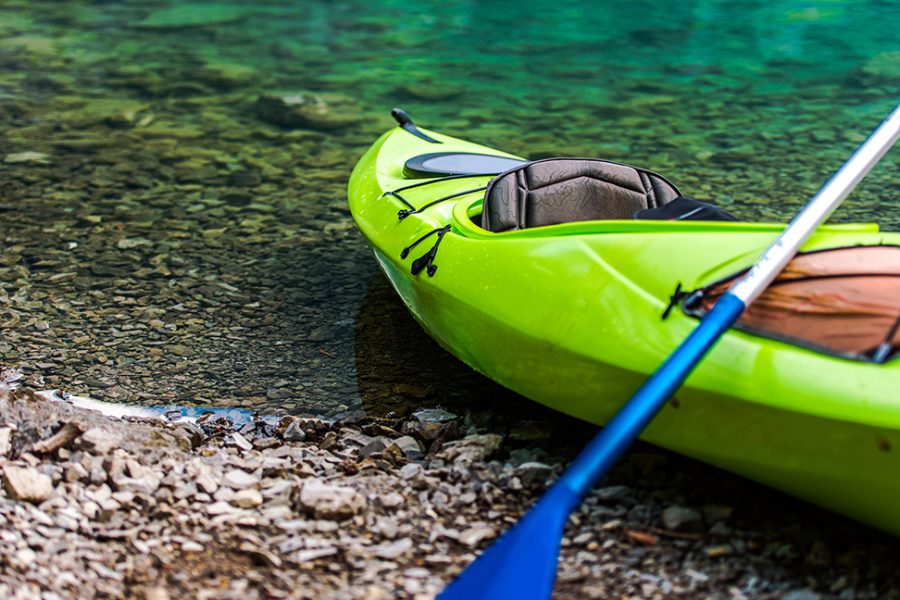 kayaking-on-the-lake-P2XYMNT