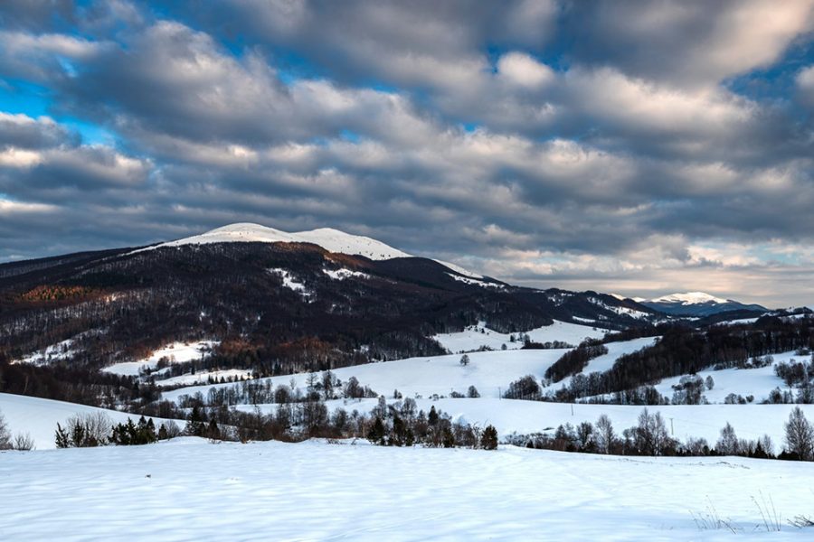 cloudscape-at-wetlina-in-bieszczady-mountains-pola-9FQKWT9-1536x1025